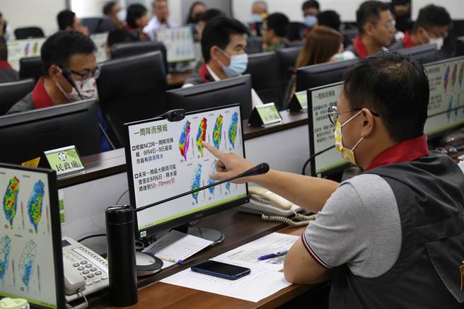 颱风海葵减弱为轻度颱风并二度登陆，嘉义市尚在警戒范围，市府应变中心仍维持一级开设。（嘉义市政府提供∕吕妍庭嘉义传真）