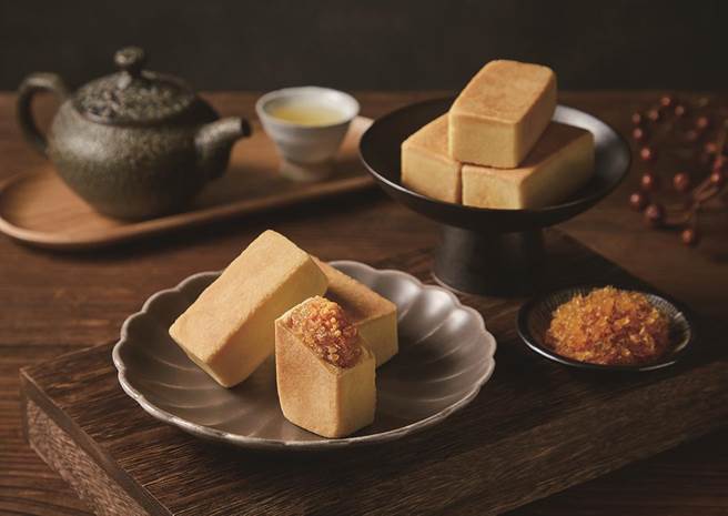 大叶高岛屋的晶华酒店「凤梨酥礼盒」，8入599元。（大叶高岛屋提供／朱世凯台北传真）