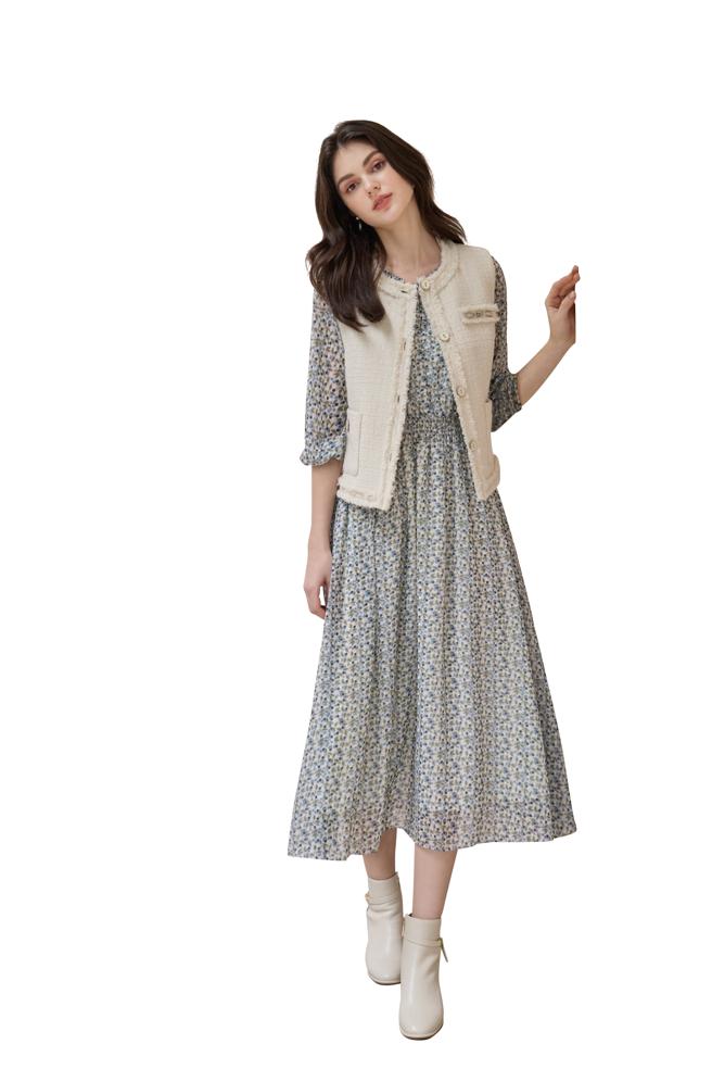 SOGO忠孝馆Joan背心，原价5380元、特价4300元 ；洋装原价4980元、特价3980元。（SOGO提供）