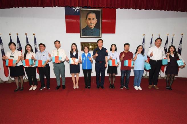 表扬阻诈有功人员。（苗栗县警察局提供／李京升苗栗传真）