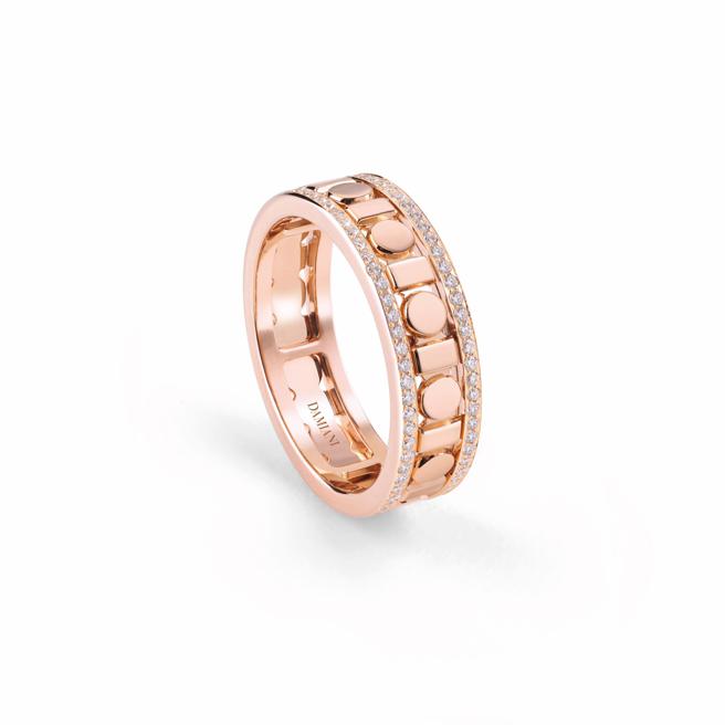DAMIANI以电影胶捲为灵感的 Belle Epoque Reel玫瑰金镶钻戒指，12万2800元。（DAMIANI提供）