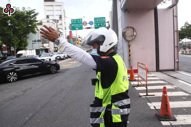 因应颱风海葵，台北市政府1日宣布全市疏散门下午4时起实施「只出不进」，并于4日下午4时陆续开放疏散门。（本报资料照片）