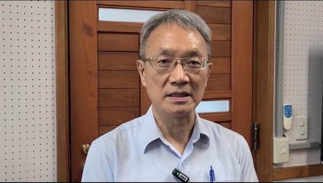 副县长林茂盛上午出面说明，是否停班课都是根据气象局资料做通盘考量，当然县民也会返往双北工作，但绝对不是主要考量因素。（民眾提供／吴佩蓉宜兰传真）