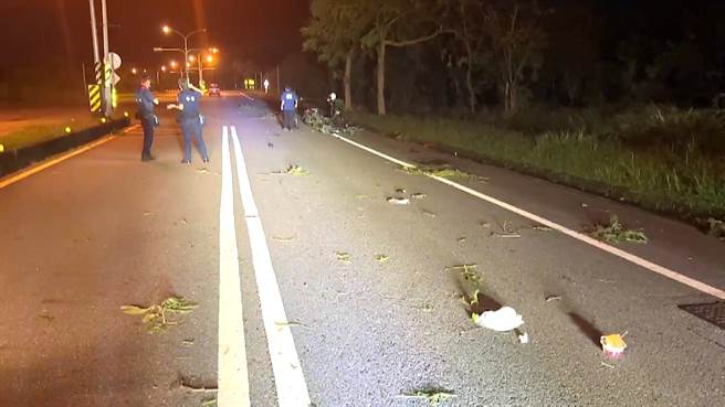 台东市南岛大岛晚间6点30分发生1起肇事逃逸车祸，遭撞的男脚踏车骑士命危送医抢救。（读者提供／萧嘉蕙台东传真）