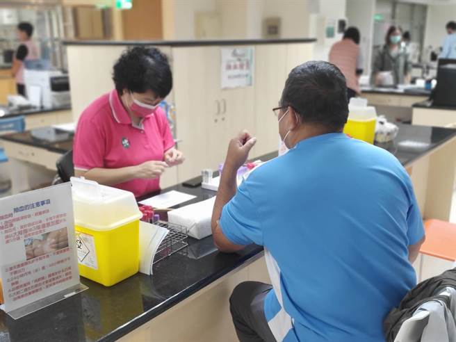 新北市交通局办理的计程车司机免费健检，至今已超过1500人报名。（交通局提供）