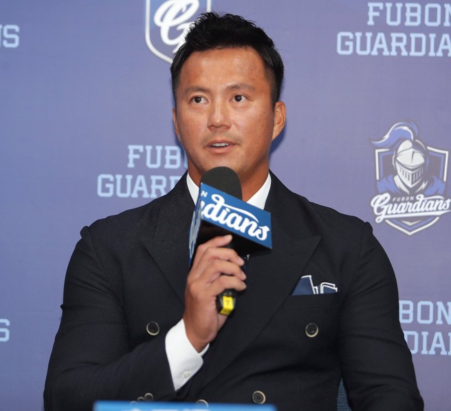 高国辉引退记者会（季志翔摄）