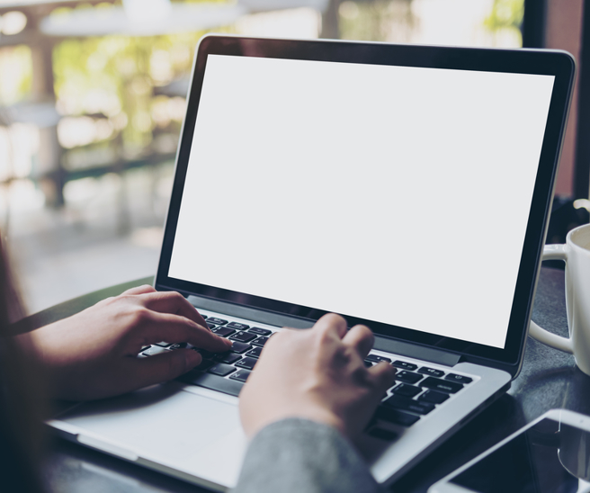 颱风假公司发1公告，他急问「是否违法」 ，引起网友讨论。（图／shutterstock）