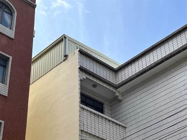 柯文哲位于新竹市的老家遭爆疑似顶楼违建。（王惠慧摄）