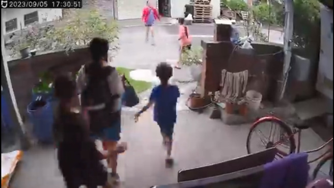 5日下午17时30分发生芮氏规模5.5地震，嘉义地区狂摇20秒，不少民眾急忙逃出家门。（图／网友授权提供）