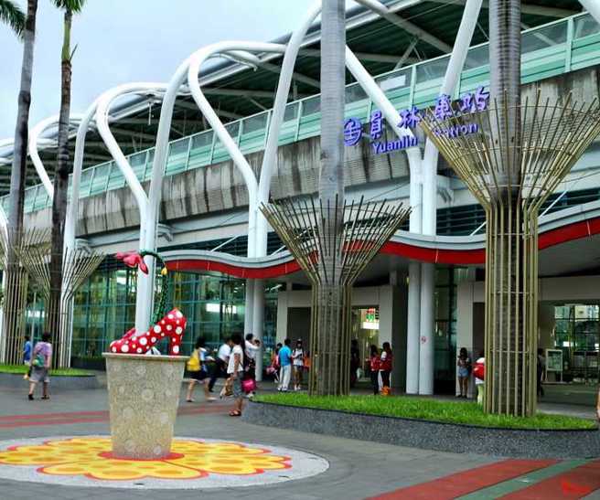 5日彰化员林降下暴雨，员林火车站大厅也出现严重漏水的情况。（图／翻摄自台铁官网）