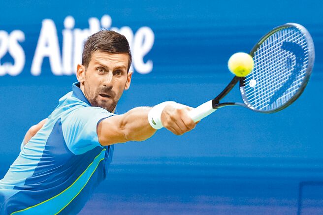 喬柯維奇直落3解決高約闖進美網男單8強。（美聯社）