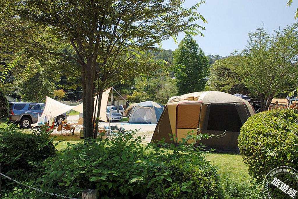岩倉露營區內設備齊全，環境優美，享受自在的露營時光。