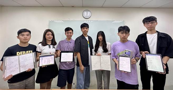 台科大书卷奖学生分享读书技巧及笔记。（台科大提供／林志成台北传真）