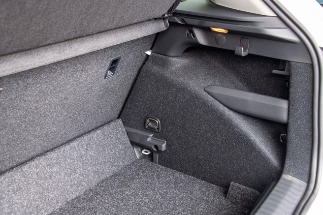 许多具巧思收纳设计。（陈大任摄）