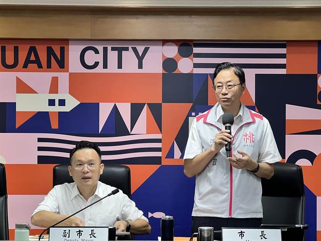 桃园市长张善政6日市政会议指出，桃园免费营养午餐政策这学期调高3元到每餐48元，内容跟品质都要进一步提升，尤其在进口蛋争议下，进口食材要严格把关。(蔡依珍摄)