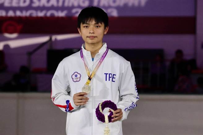 后综高中二年级赖蔡桓镇，荣获亚洲短道竞速滑冰锦标赛青年男子B组500公尺金牌。（民眾提供）