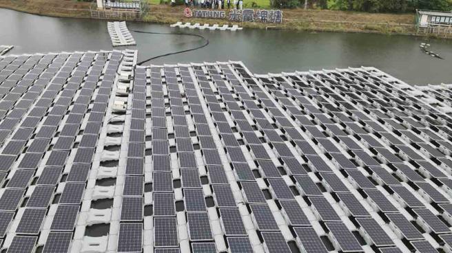 北德商务代表团唯一参访大同台湾埤塘型太阳光电指标案场，展现大同能源光电实力。（图片来源：大同智能提供）