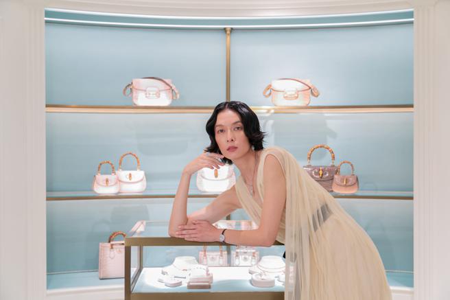 高端单品如珍稀皮革系列、精致生活珠宝系列的展间，以沙龙形式提供消费者更加奢侈、私密的逛街体验。（GUCCI提供/林欣仪台北传真)