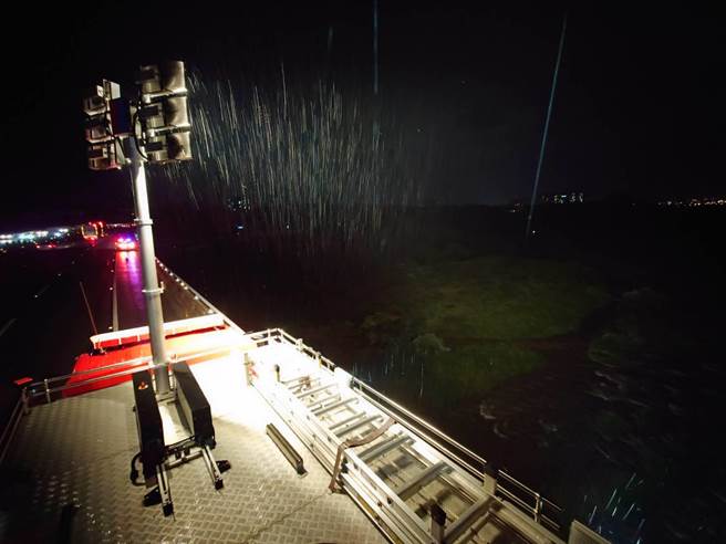 雨那么大。（竹县消防局提供／邱立雅竹县传真）