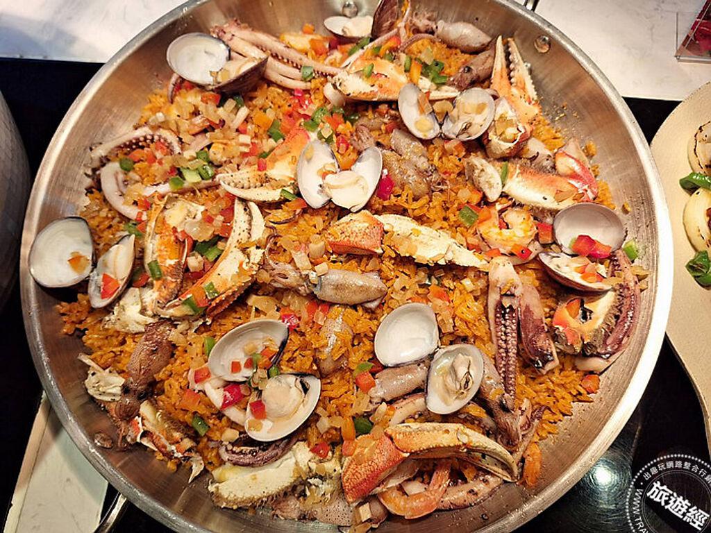 西班牙海鮮燉飯。（洪書瑱攝）