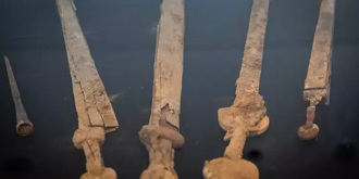 考古學家在死海山洞找到4把羅馬劍 鋒利如新