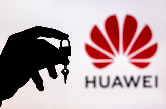 華為麻煩大了！美眾院主席籲商務部 停止向華為中芯出口所有技術。（示意圖／shutterstock）