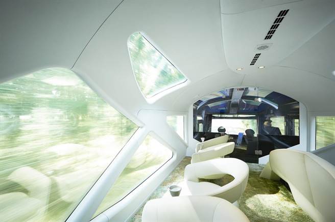 四季岛号是由法拉利设计师奥山清行操刀，重现现代风格并採用大面积车窗景，巧妙呈现春夏秋冬四季变换。（雄狮旅游提供／陈佑诚台北传真）