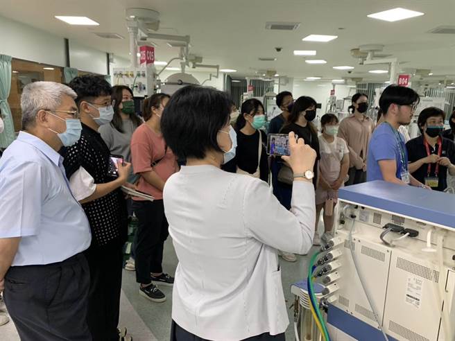 藉由實地參訪活動，讓金大長照系學生瞭解公共衛生「三段五級」之理念。(圖／金門大學提供)