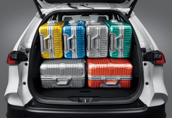 TOYOTA YARiS CROSS拥有458L行李厢容量。（和泰汽车提供／陈大任台北传真）