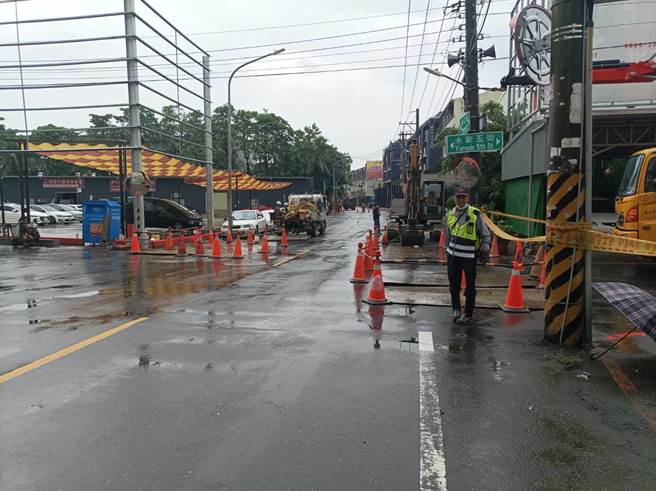 仁武区永仁街与永新五街口，水利局已完成抢修。（高雄市水利局提供／林雅惠传真）