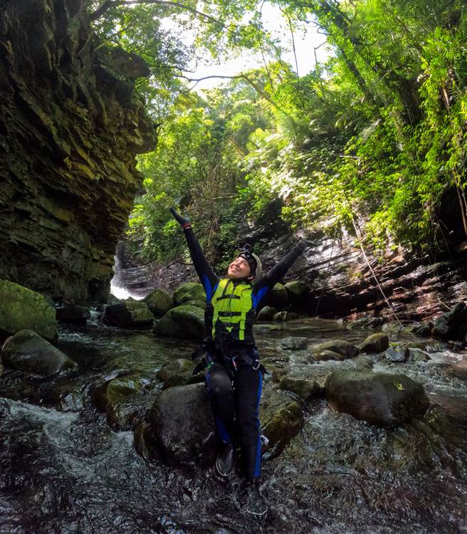 魔鬼瀑布山羊峡谷瀑布垂降（泰国创作者 Nicole Ramkomut提供)