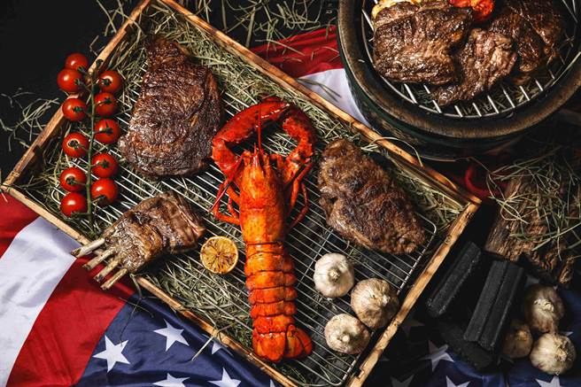 「Robin’s Grill」主厨蔡明哲精心打造中秋烤肉海陆飨宴，集结美式风味炭烤海陆全餐。(台北晶华酒店提供)