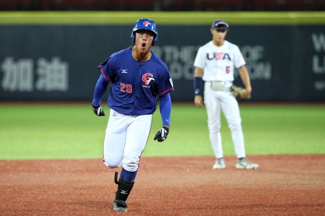 U18中华队王念好开轰。（杜宜谙摄）