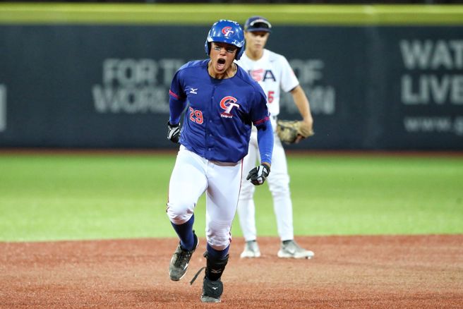 U18中华队王念好开轰。（杜宜谙摄）