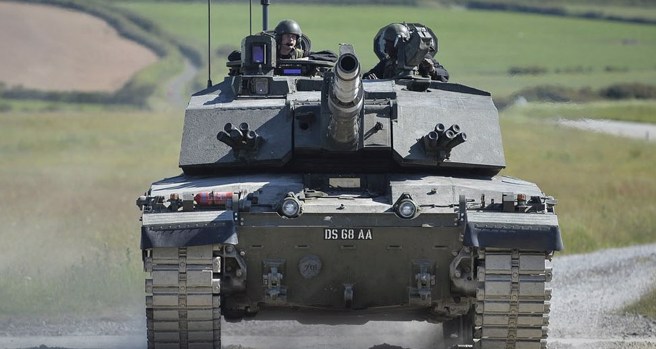 首辆挑战者2型坦克，遭1发9M133短号（Kornet）反坦克飞弹直接击毁。（示意图 英国国防部）