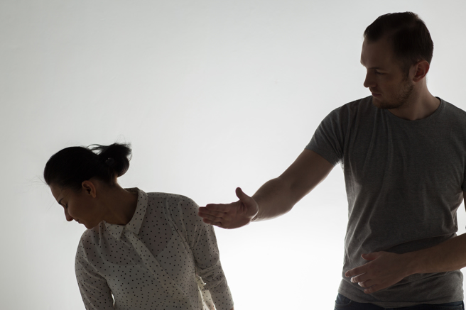 南韩宗教组织「恩惠路堂」2014年带领信徒迁居斐济，有教徒指控教会逼迫信眾彼此殴打「驱魔」。（示意图／Shutterstock）