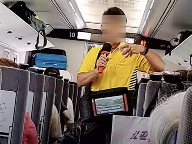 乘客在台鐵自強號車廂內歡唱，讓同車廂其他乘客感到很無言。（翻攝臉書「彰化人大小事」／孫英哲彰化傳真）