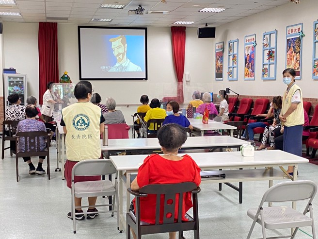 	結合鹿基長青院區醫療專業資源，「長青園」建構失智友善社區服務。（孫英哲攝）