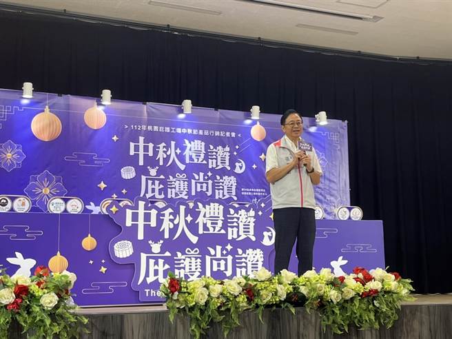 市长张善政表示，善心企业与机关大力支持庇护工场，目前庇护工场的业绩已经优于往年。（陈梦茹摄）