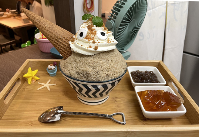 加入茶饮与珍珠茶冻的臺式创意冰品。(图片提供/高市府观光局)
