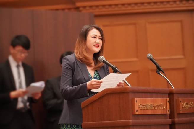 第14届台日观光高峰论坛8日在日本爱知县名古屋市举行，台日双方代表一致决议，高雄将接棒爱知县，担任第15届「台日观光高峰论坛」主办城市。（高市府观光局提供／洪浩轩高雄报导）