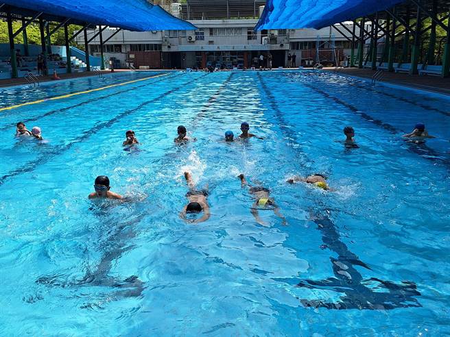 为了庆祝一年一度9月9日国民体育日，高市府运发局特别宣布，当日开放所辖公共运动设施，供民眾免费使用。（高市府运发局提供／洪浩轩高雄传真）