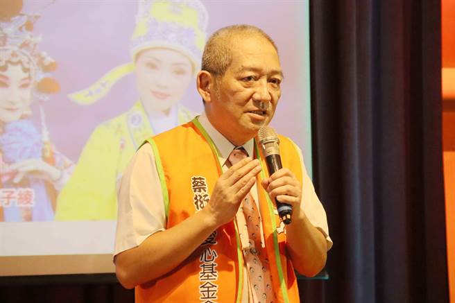 蔡衍明爱心基金会主任周哲仁表示，基金会自2013年开始办公益演唱会，目的就是要推广孝顺的理念，今年更改变型态，让民眾有耳目一新的感觉。（吕妍庭摄）