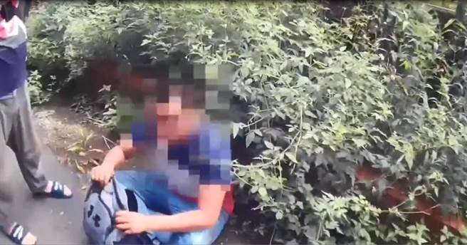 张姓车手取款突然看到警察，吓得当场剉屎。（警方提供）