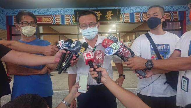 针对「师大数学哥」仇警论，台南市警二分局副分局长李宗宪表示将依照妨害公务、妨碍名誉严办。（程炳璋摄）