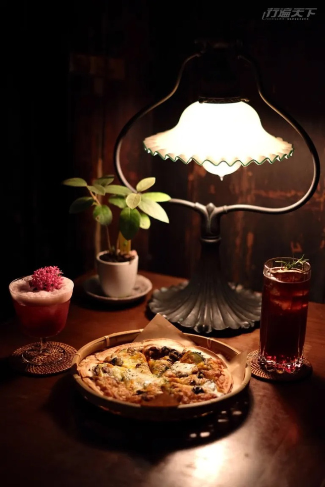 虽说是酒吧，但更多人为了薄饼而来，甚至还说是被酒吧耽误的薄饼店。（图／行遍天下提供）