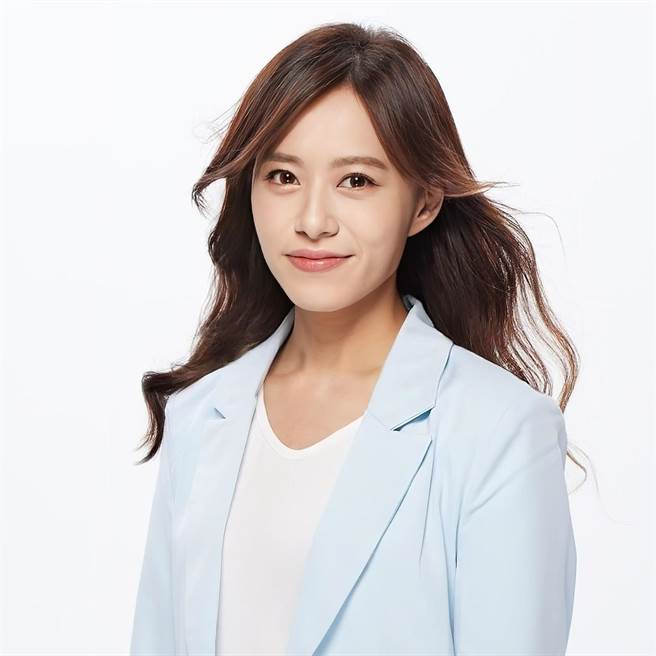 施淑婷晚间回应，她因首次选举不清楚配偶也要申报，并非隐匿，之后也会依规补件。（取自施淑婷脸书）