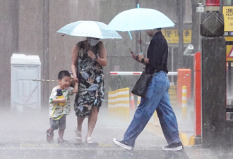 海葵「亡靈」回馬槍刺台灣 專家曝這2天雨勢最猛「中南部輪流大雨」