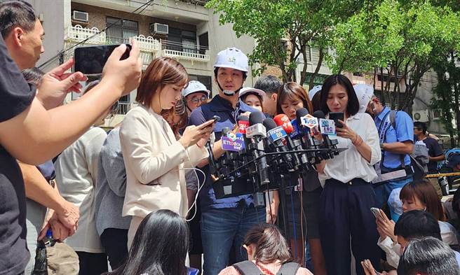 台北市长蒋万安表示，目前撤离户至少都能在旅馆居住到22日，预估最快周日或周一，非倾倒户就可以返家居住。（黄敬文摄）