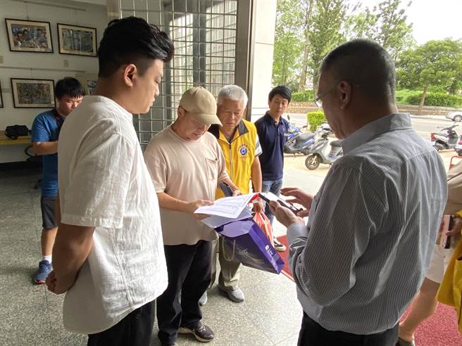 金门国际杰人会得知陈家人状况后，经过会员们的自发性捐款，共募得新台币25万元协助救急。(于家麒摄)